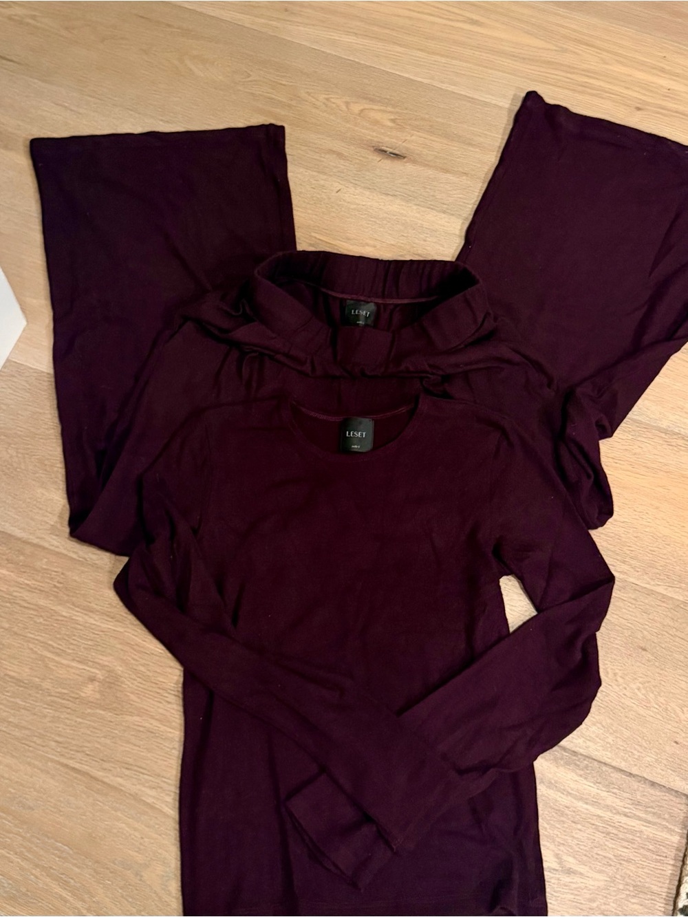 LESET Lauren Slim Fit Crewneck Top Dark Berry Small - Picture 2 of 5